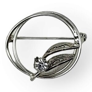 Unsigned Brooch Pin Silver Tone OS Silver Vintage Circle Rhinestone Leaf
